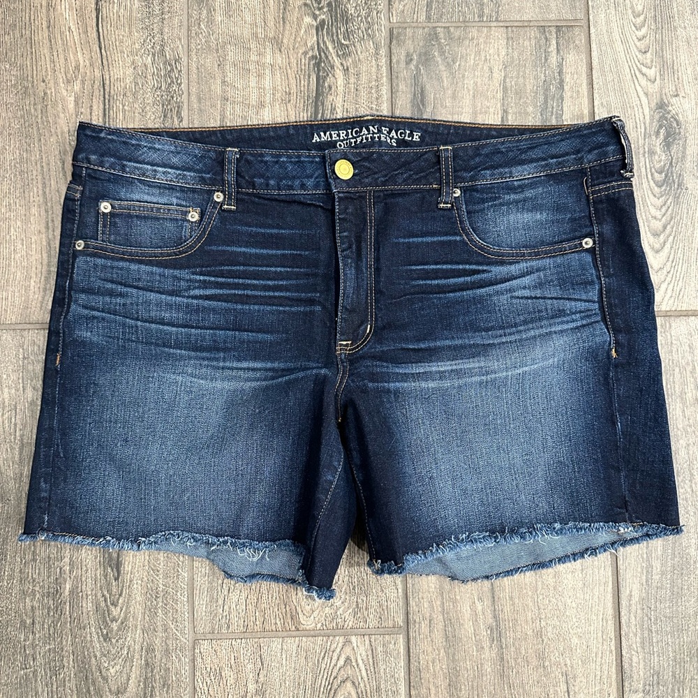 American Eagle shorts - boy midi- size 18